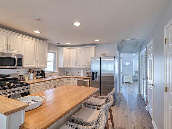 5th image of 2804 Asbury Ave