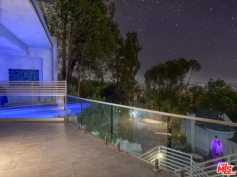 6181 Temple Hill Dr — Photo 5