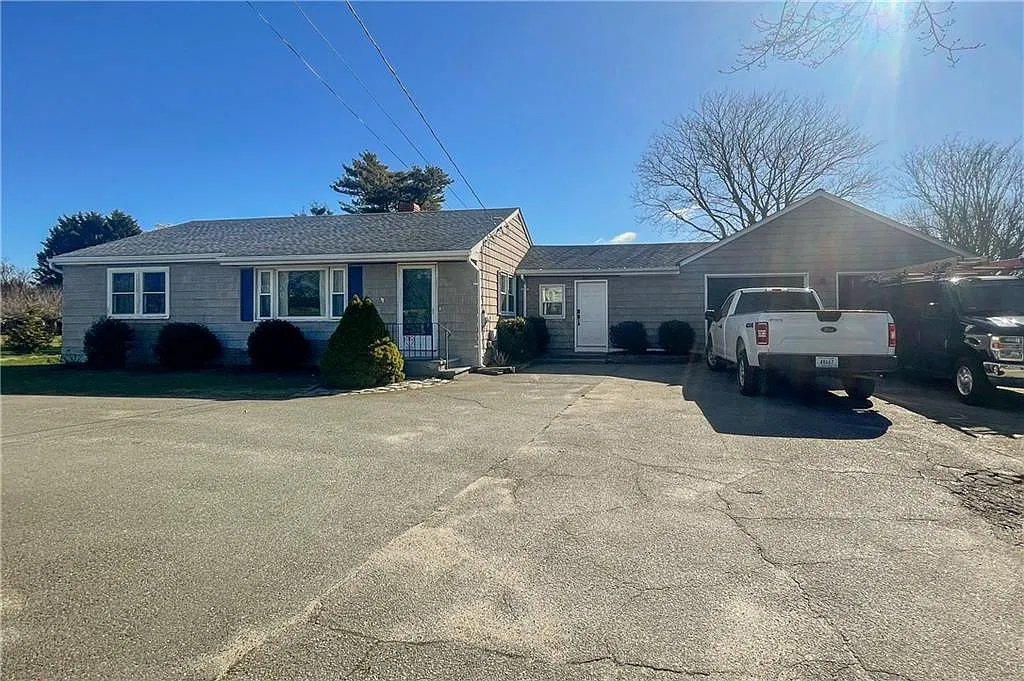 2 bed, 1.5 bath, 1340 sqft, $3,300 — Photo 1