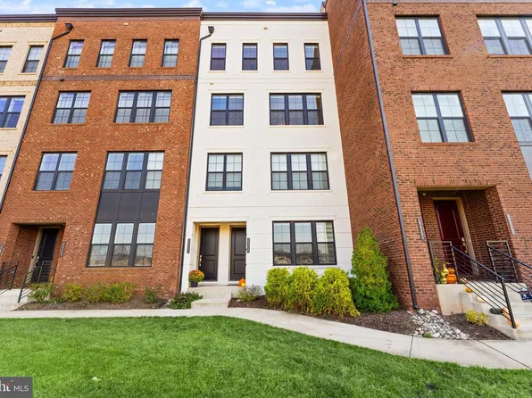 22357 Roanoke Rise Ter, Ashburn, VA 20148