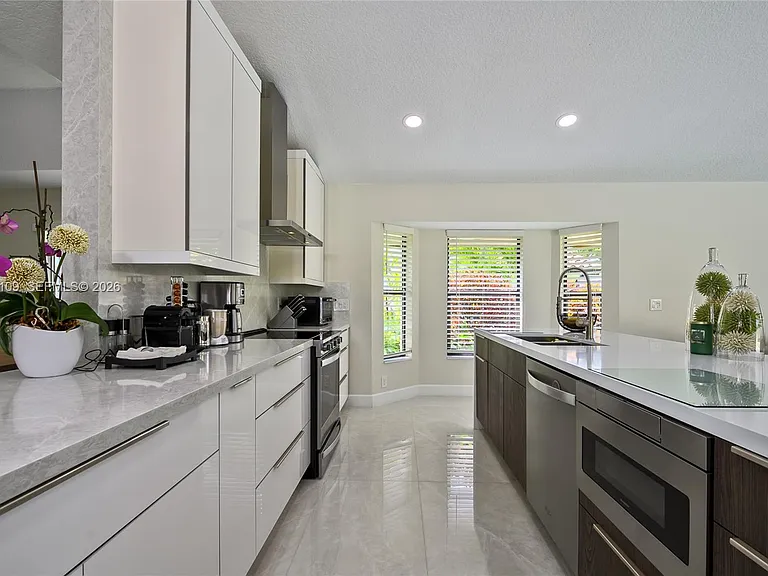 6021 NW 61st St — Photo 17
