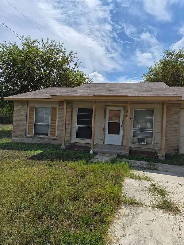 4 bed, 2.0 bath, 870 sqft, $1,400 — Photo 4