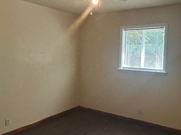 5th image of 1339 E 11th St