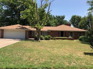 156 S Ridgewood Dr, Wichita, KS 67218