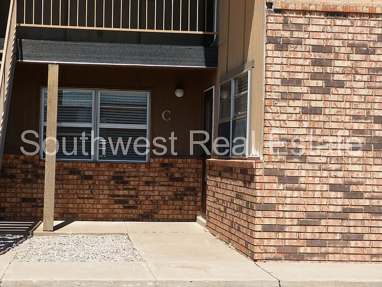 1220 W. Manana Blvd. — Photo 2