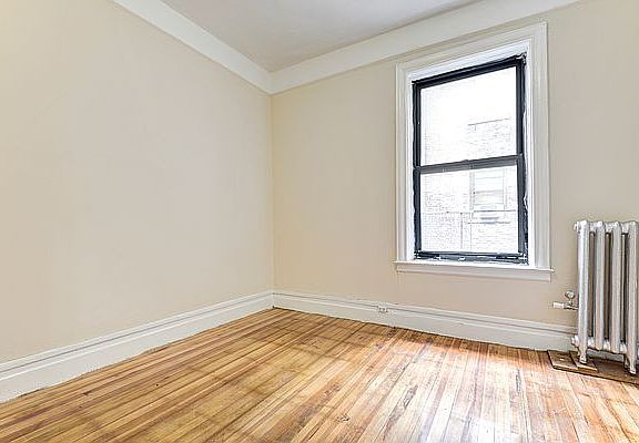 3rd image of 704 W 180th St APT 31