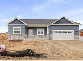 209 Michelle Ln, Cottage Grove, WI 53527