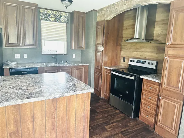 207 Juniper Rd, Sulphur, LA 70663