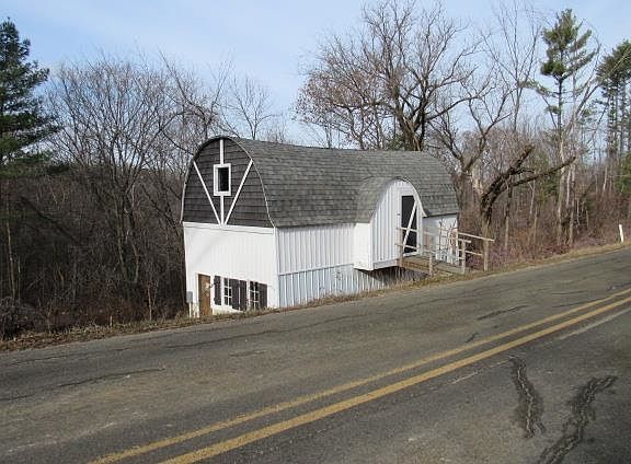 5th image of 15940 Country Ln