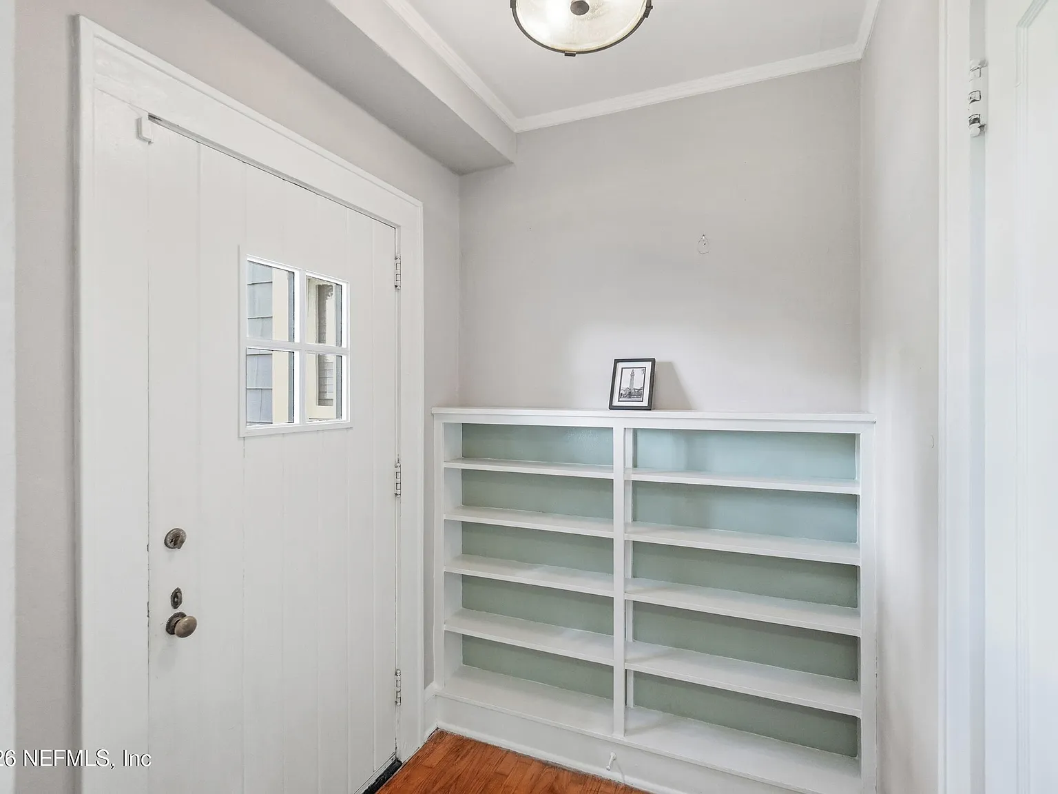 2 bed, 1.0 bath, 1328 sqft, $2,800 — Photo 2