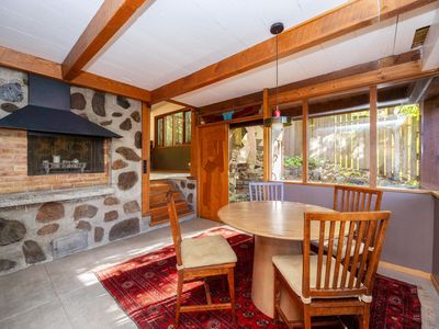 1540 Jones Dr, Ann Arbor, MI, 48105