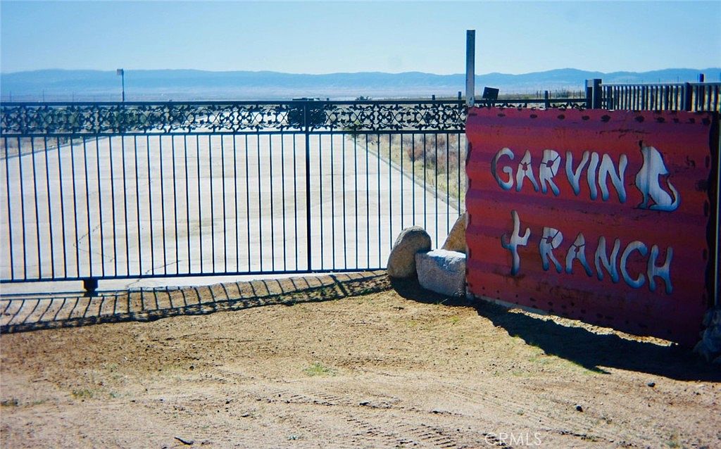 10700 Backus Rd #11, Rosamond, CA 93560 | Zillow
