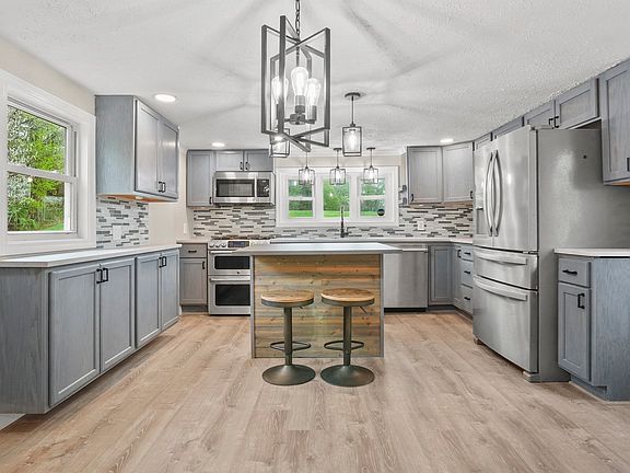 2nd image of 18 Maple St Lot 22