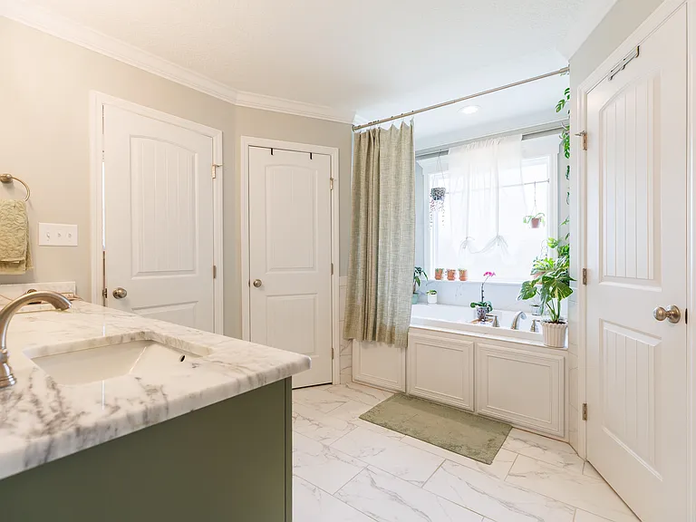3940 Landings Cir — Photo 9