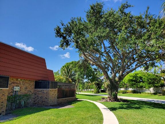 2nd image of 4604 Suburban Pines Dr