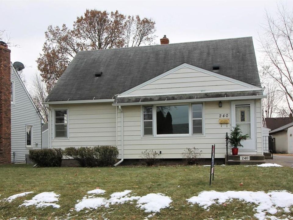 1st image of 240 Poplar St E