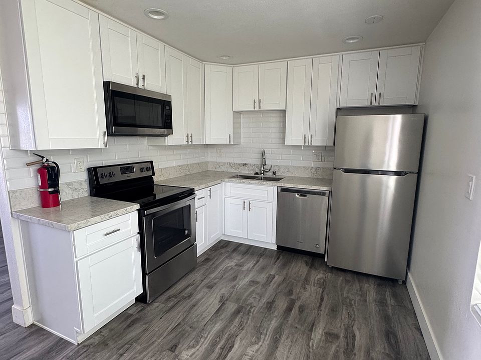 1st image of 279 Moss St Unit 28