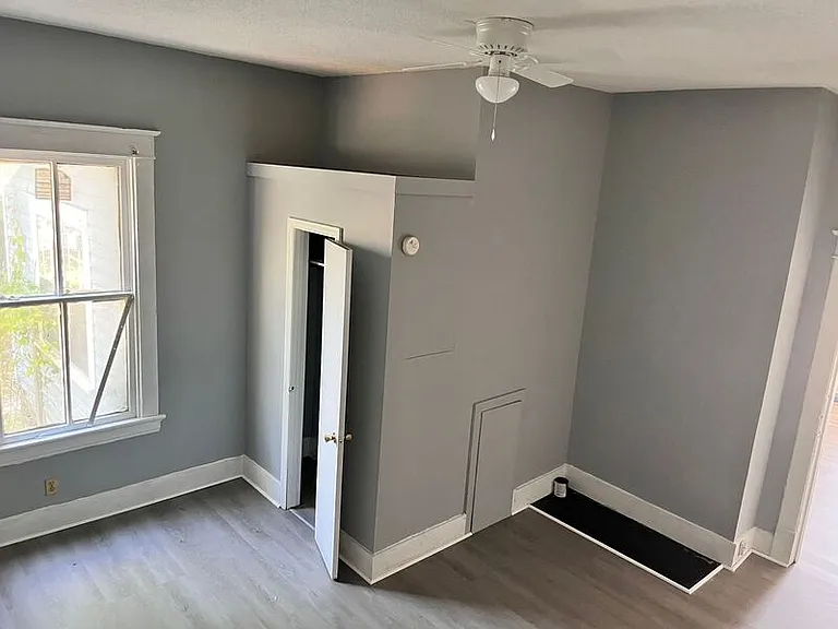 1527 Henley St — Photo 16