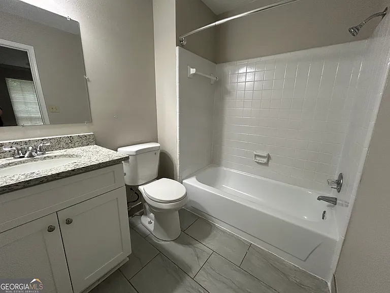1002 Kathleen Ct — Photo 10