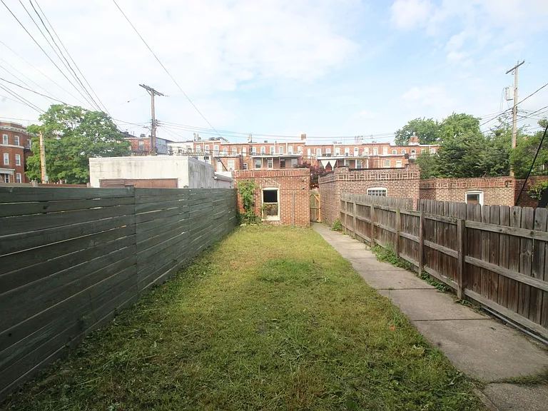 3010 Guilford Ave — Photo 44