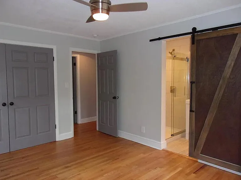 930 N Saylor St — Photo 12