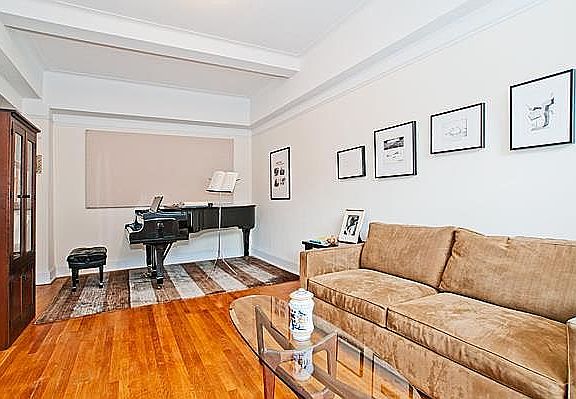 5th image of 304 W 75th St APT 17F
