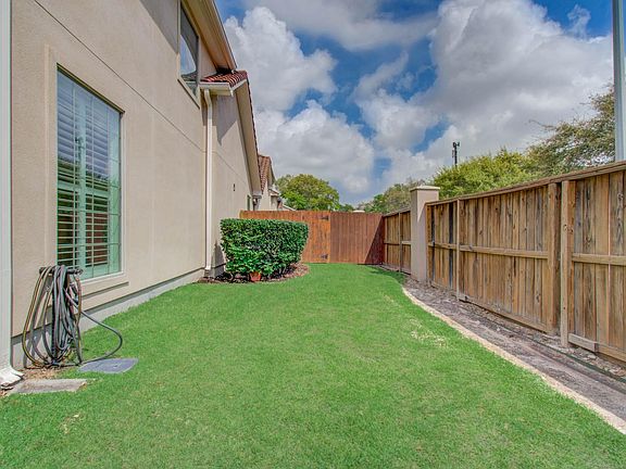 4th image of 1463 Springrock Ln APT A