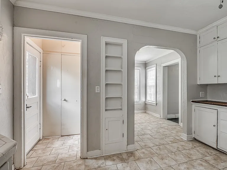 1803 NW 22nd Street - 2301 N. Florida — Photo 16