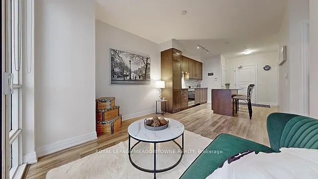 9085 Jane St #208 — Photo 8
