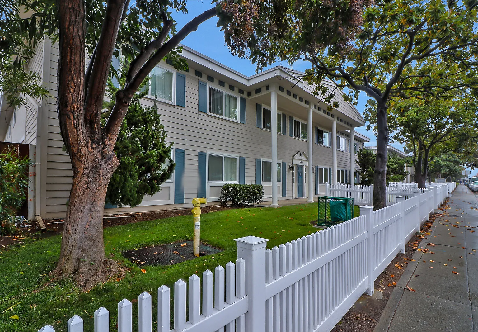 2 bed, 1.5 bath, 1200 sqft, $3,795 — Photo 1