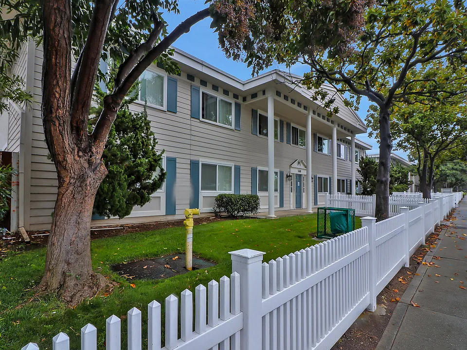 1608 Hollenbeck Ave #7