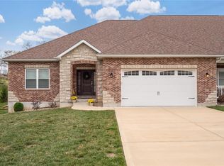 433 Legacy Ln, Villa Ridge, MO 63089
