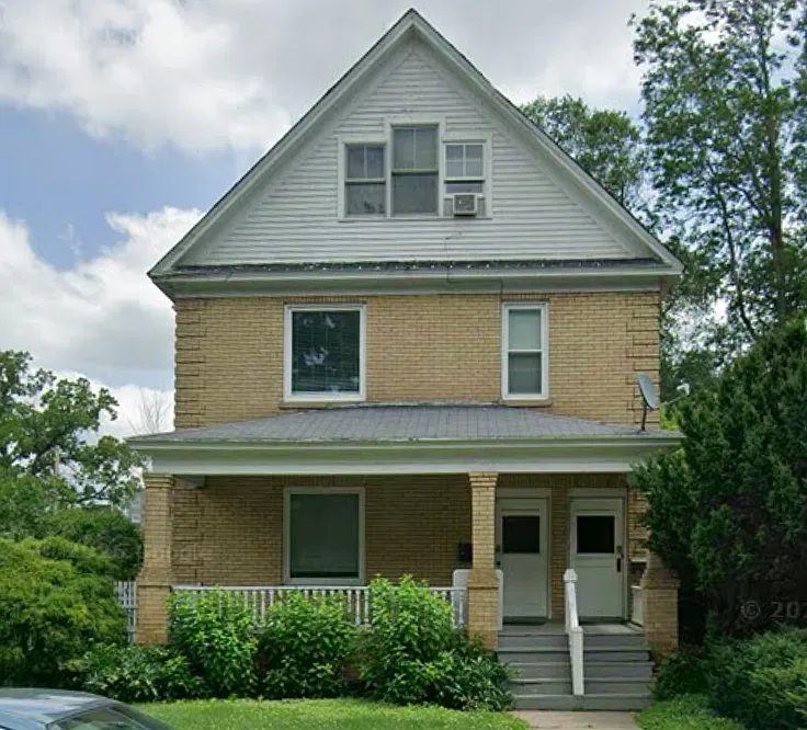 2 bed, 800 sqft, $1,200 — Photo 1