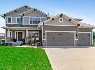 213 SE Coyle Ct, Lees Summit, MO 64063