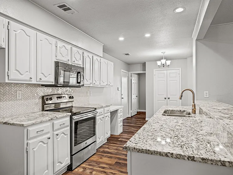 4219 Harvest Point Dr — Photo 11