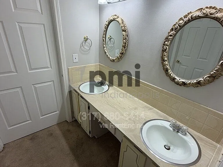 6460 Park Central Way — Photo 11
