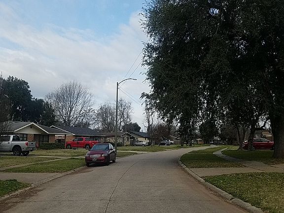 4th image of 1121 Englemeade Dr