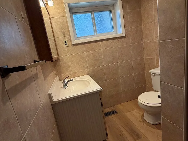 735 Athalia St #1 — Photo 15