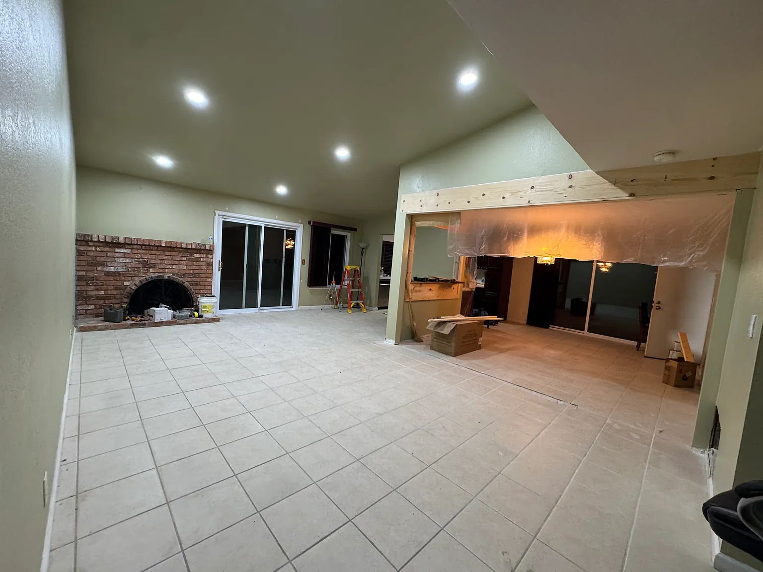 3 bed, 1322 sqft, $3,200 — Photo 2