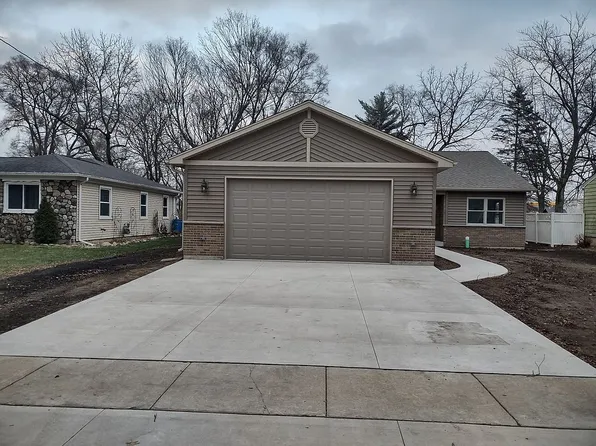 525 Willow Rd, Marengo, IL 60152