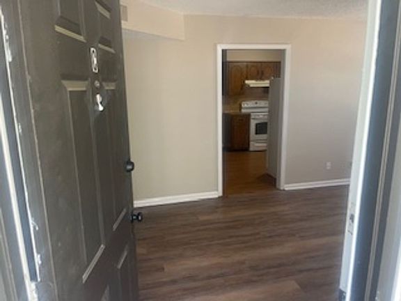4th image of 3 Pinewood Ct #3D