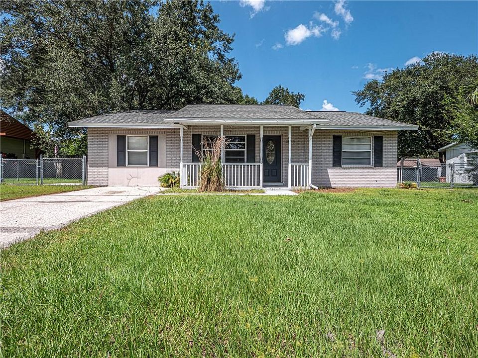 1st image of 2838 Woodcrest Ln