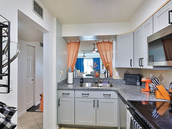 5th image of 145 Halifax Ave APT 705