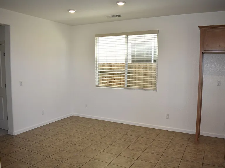 1655 Lion St — Photo 7