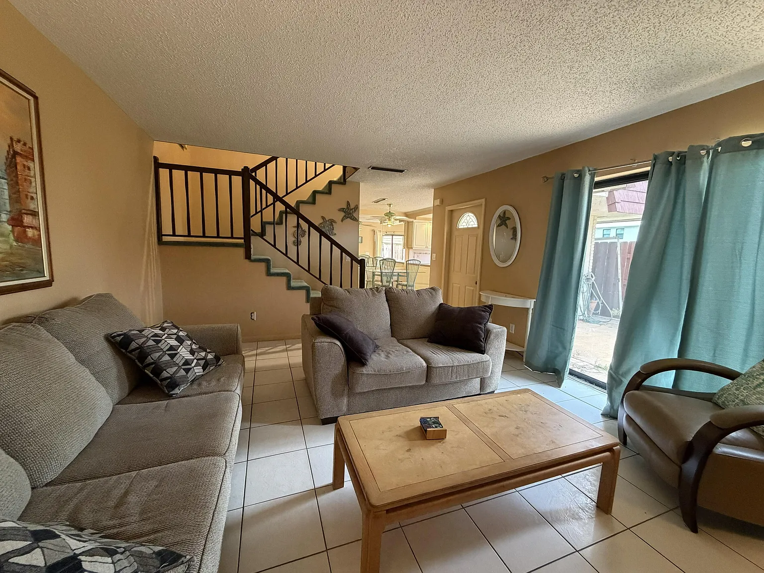 2 bed, 2.0 bath, 1328 sqft, $2,000 — Photo 3