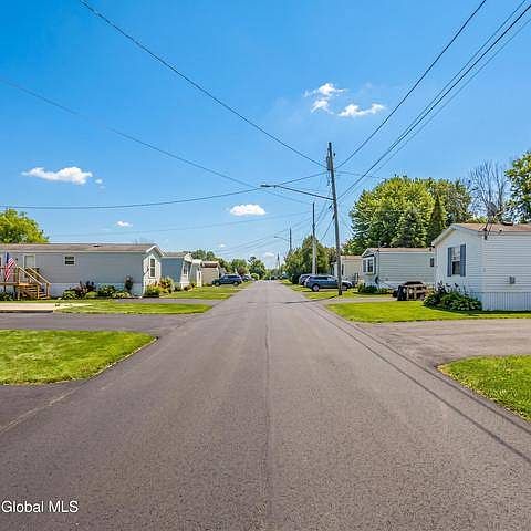 1st image of 40 Meadow Ln