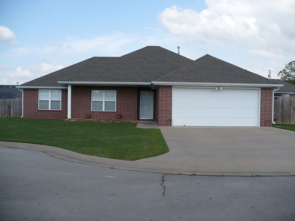 1st image of 158 N Lance Cir