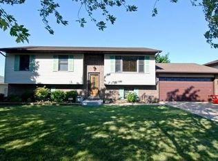 9742 Buchanan St, Crown Point, IN 46307