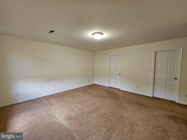 614 E Pebworth Rd — Photo 17