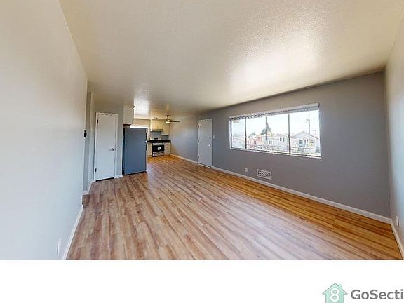 4th image of 5600 Bancroft Ave #H